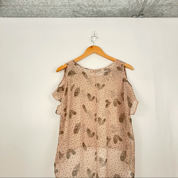 Chloe K Feather Print Blouse - Picture 5 of 9